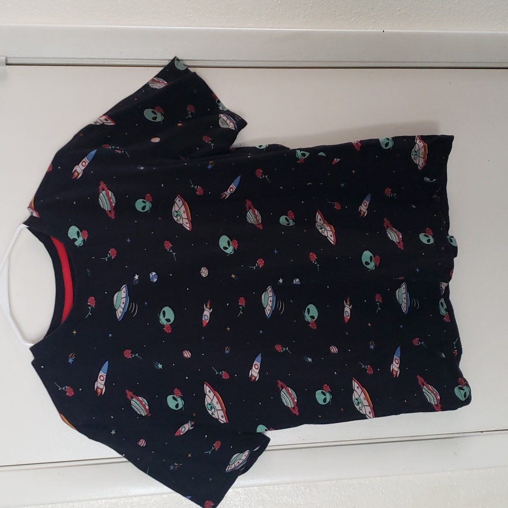 Eighty Eight Brand Black Alien,Rose & Space Ship Short Sleeve T-Shirt Size L